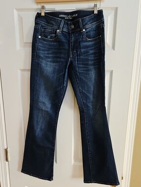 American Eagle Outfitters Kick Boot Jeans Size 6 Short Womens NWOT